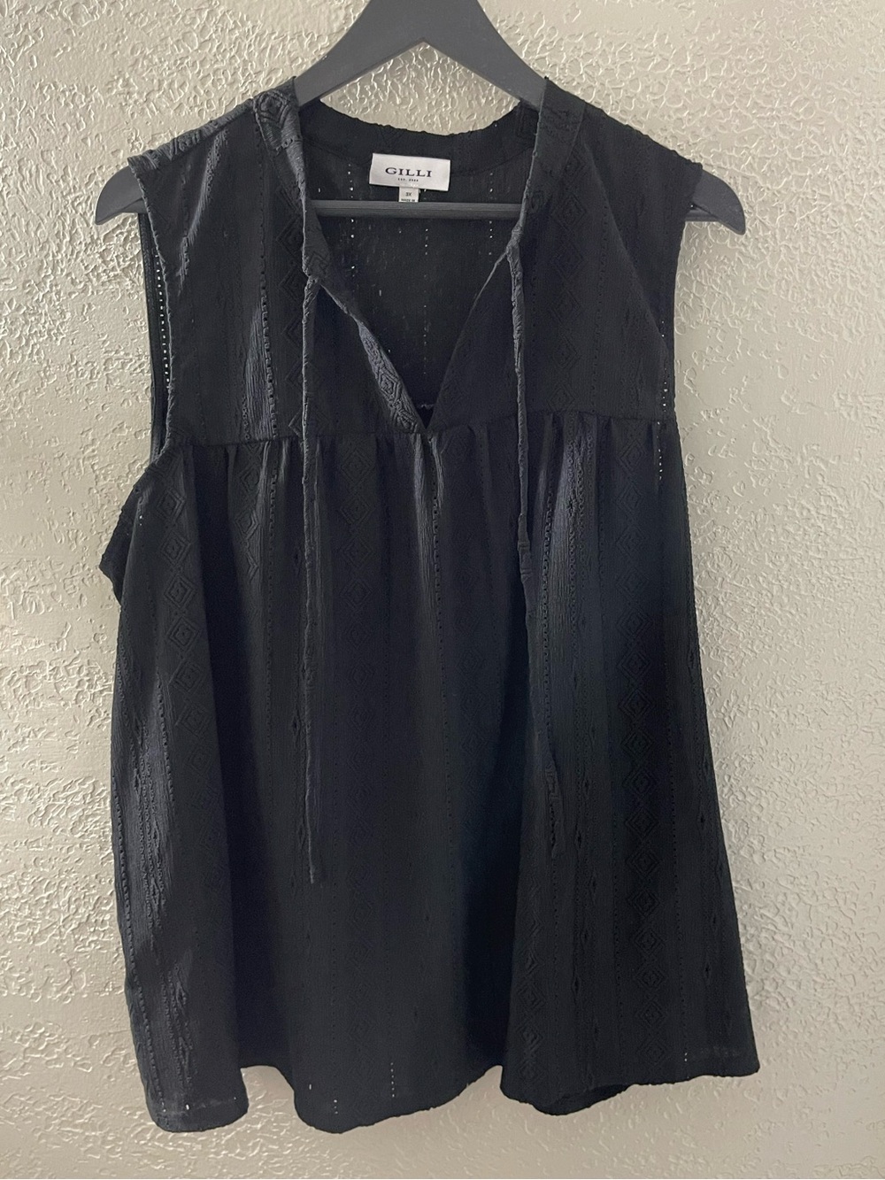 Gilli Women’s Black Sleeveless Tie-Neck Boho Peasant Camisole 3X